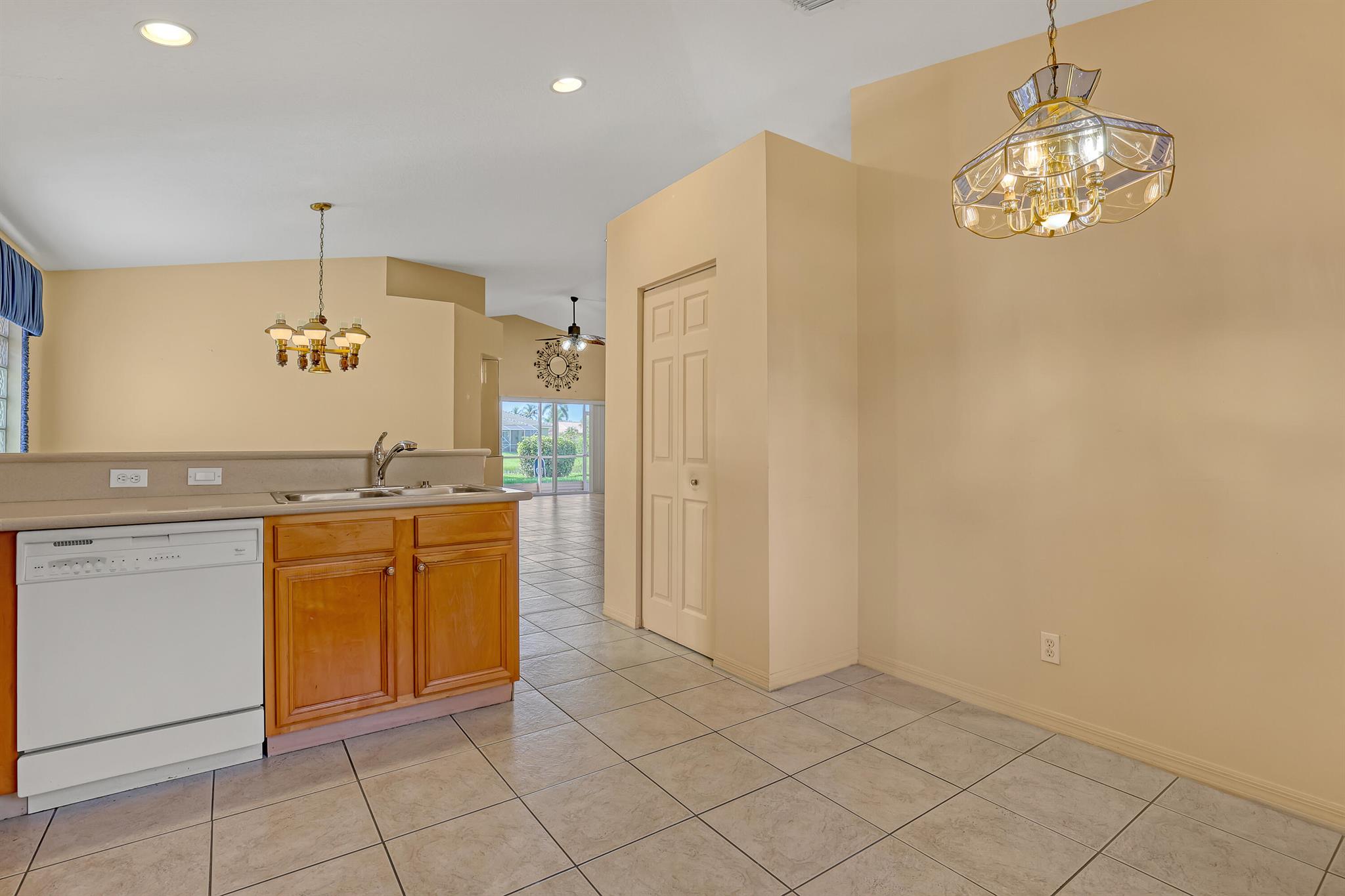 VENETIAN ISLES - Residential