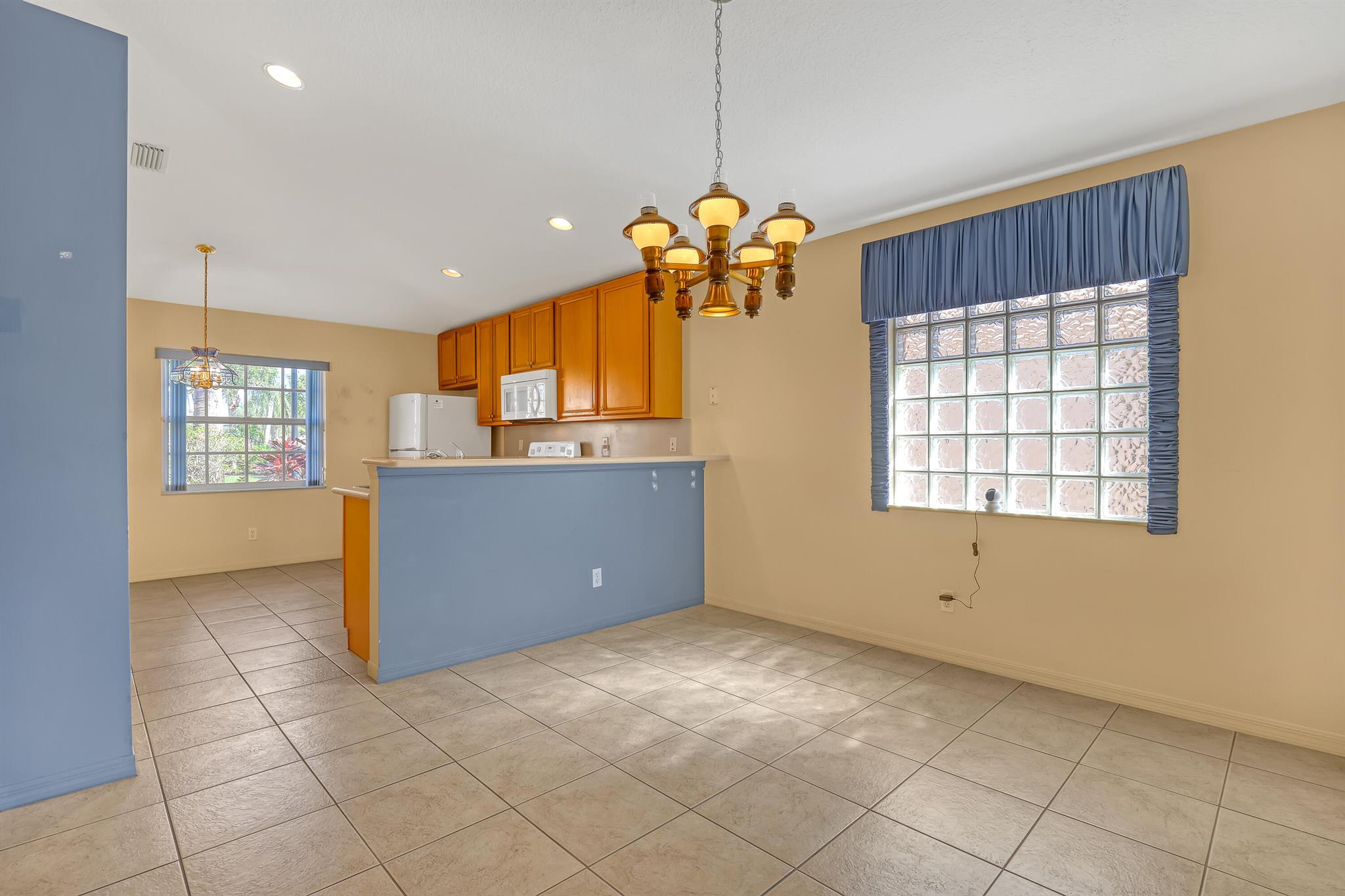 VENETIAN ISLES - Residential