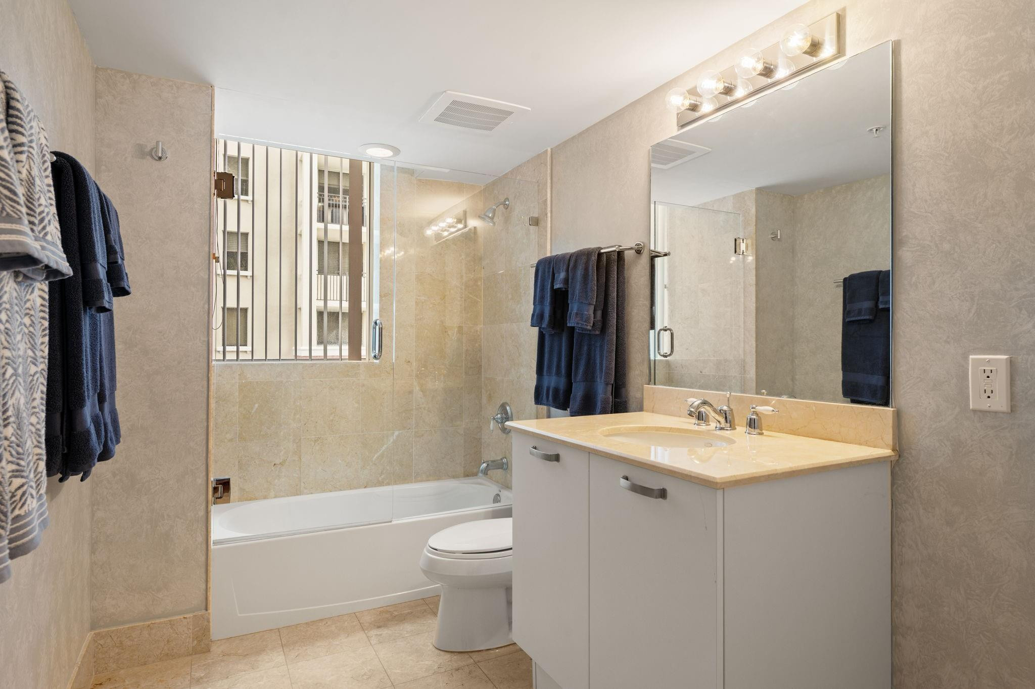 VUE CONDO ASSOCIATION - Residential