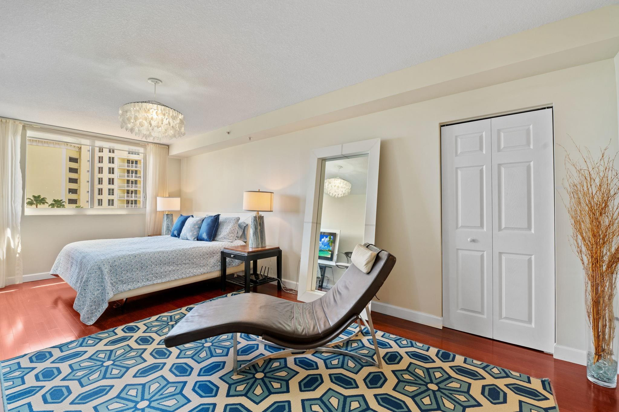 VUE CONDO ASSOCIATION - Residential