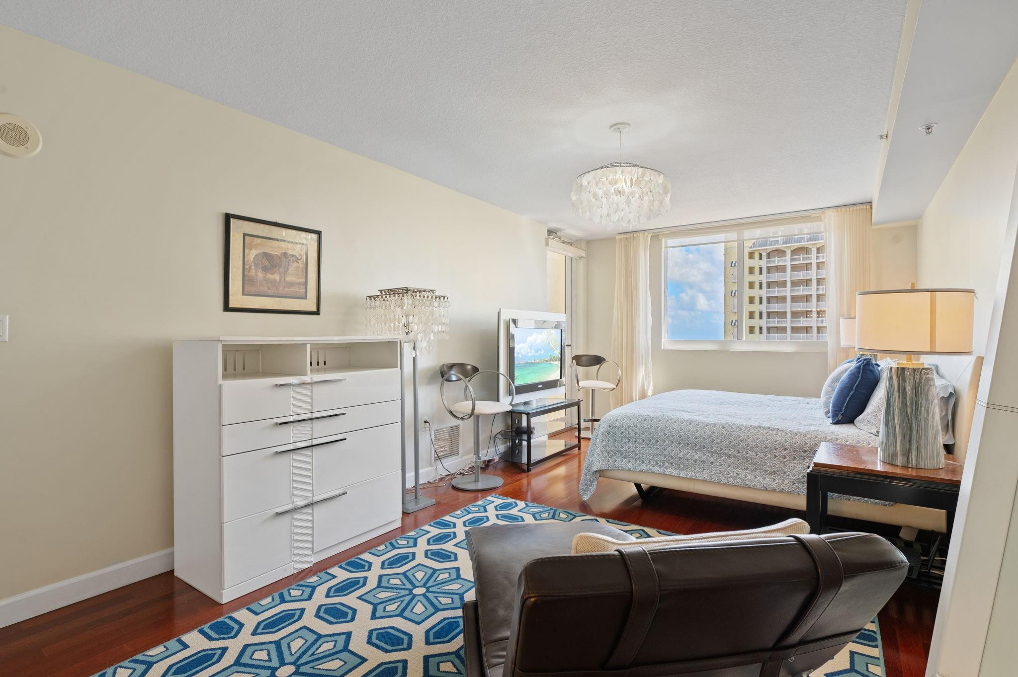 VUE CONDO ASSOCIATION - Residential