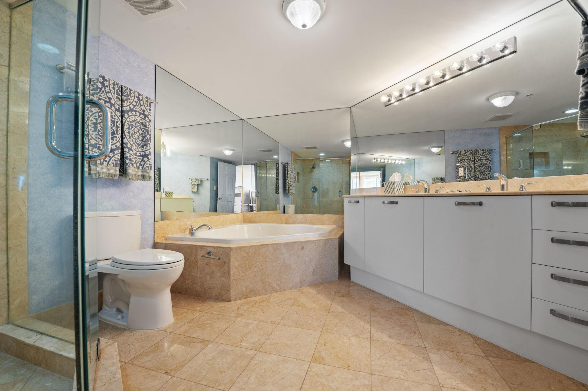 VUE CONDO ASSOCIATION - Residential