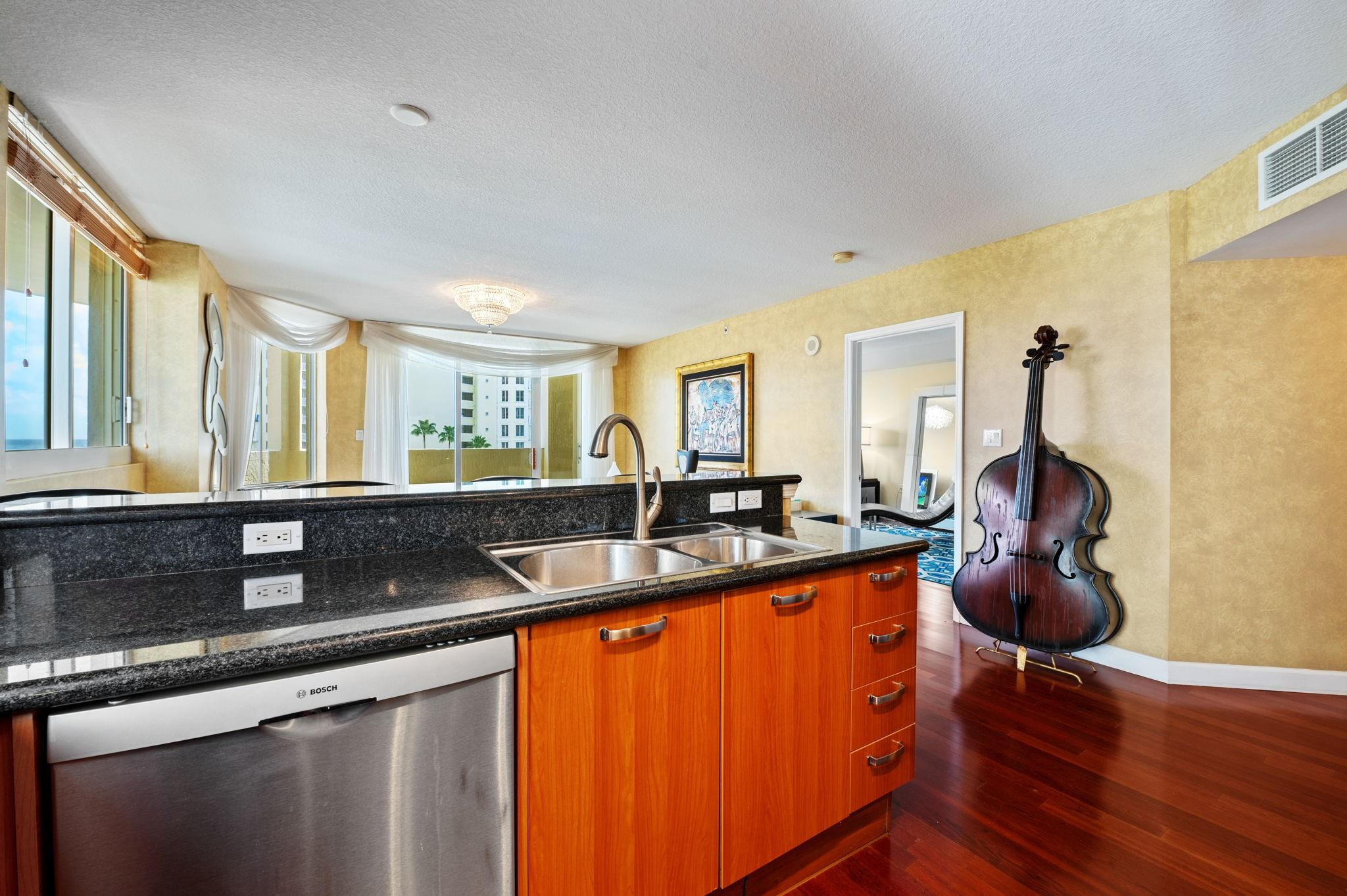 VUE CONDO ASSOCIATION - Residential