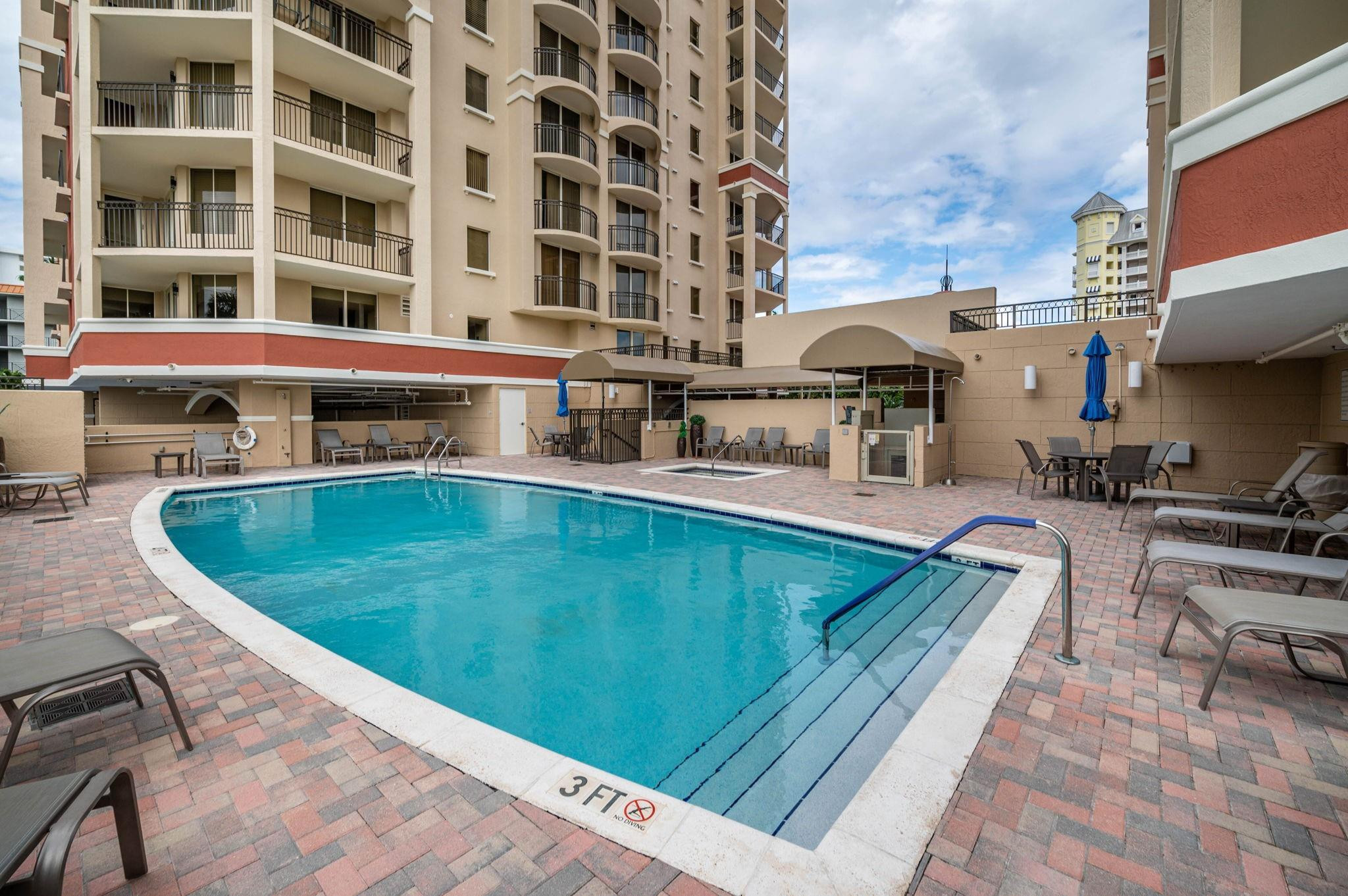 VUE CONDO ASSOCIATION - Residential