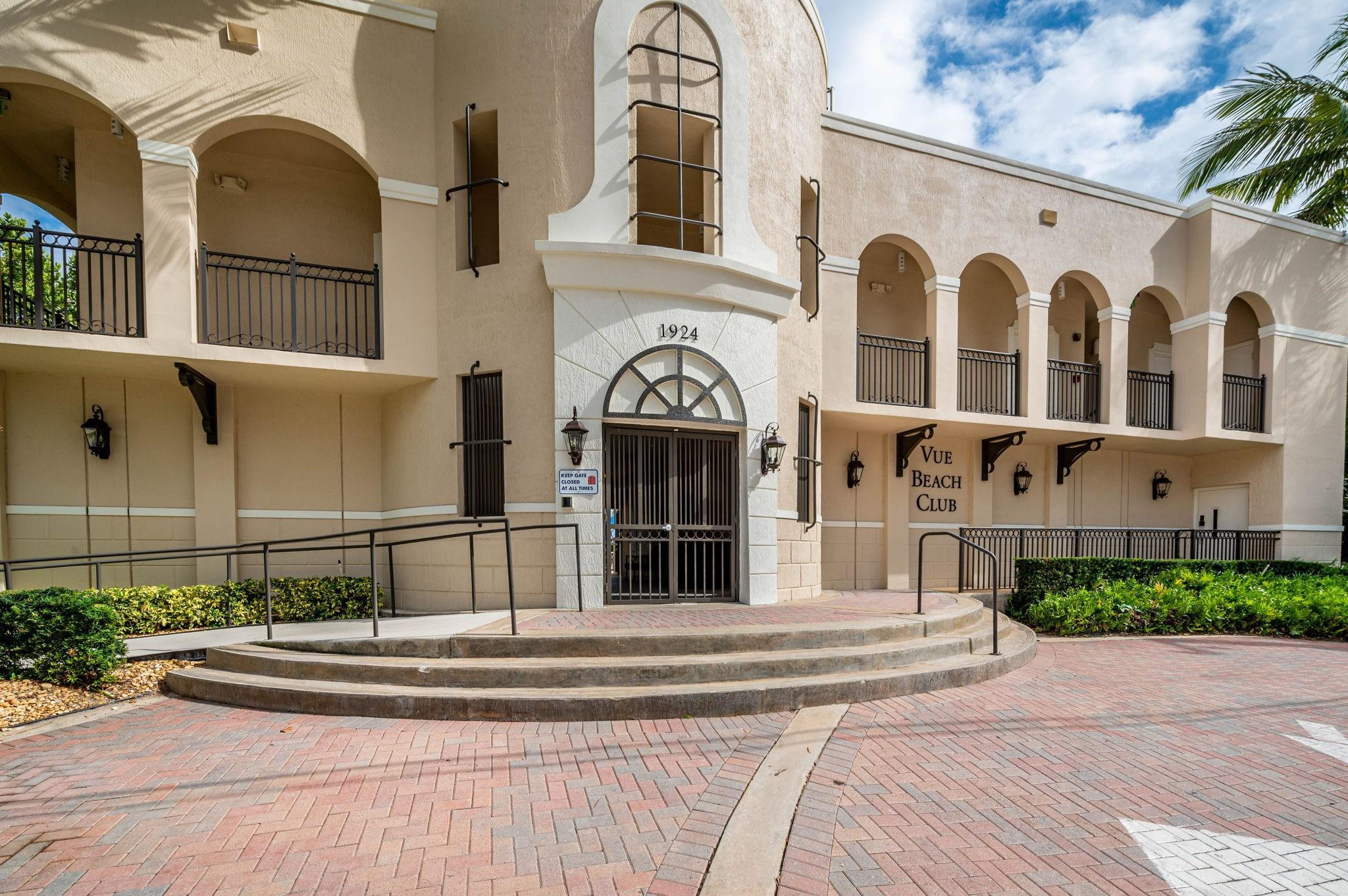 VUE CONDO ASSOCIATION - Residential