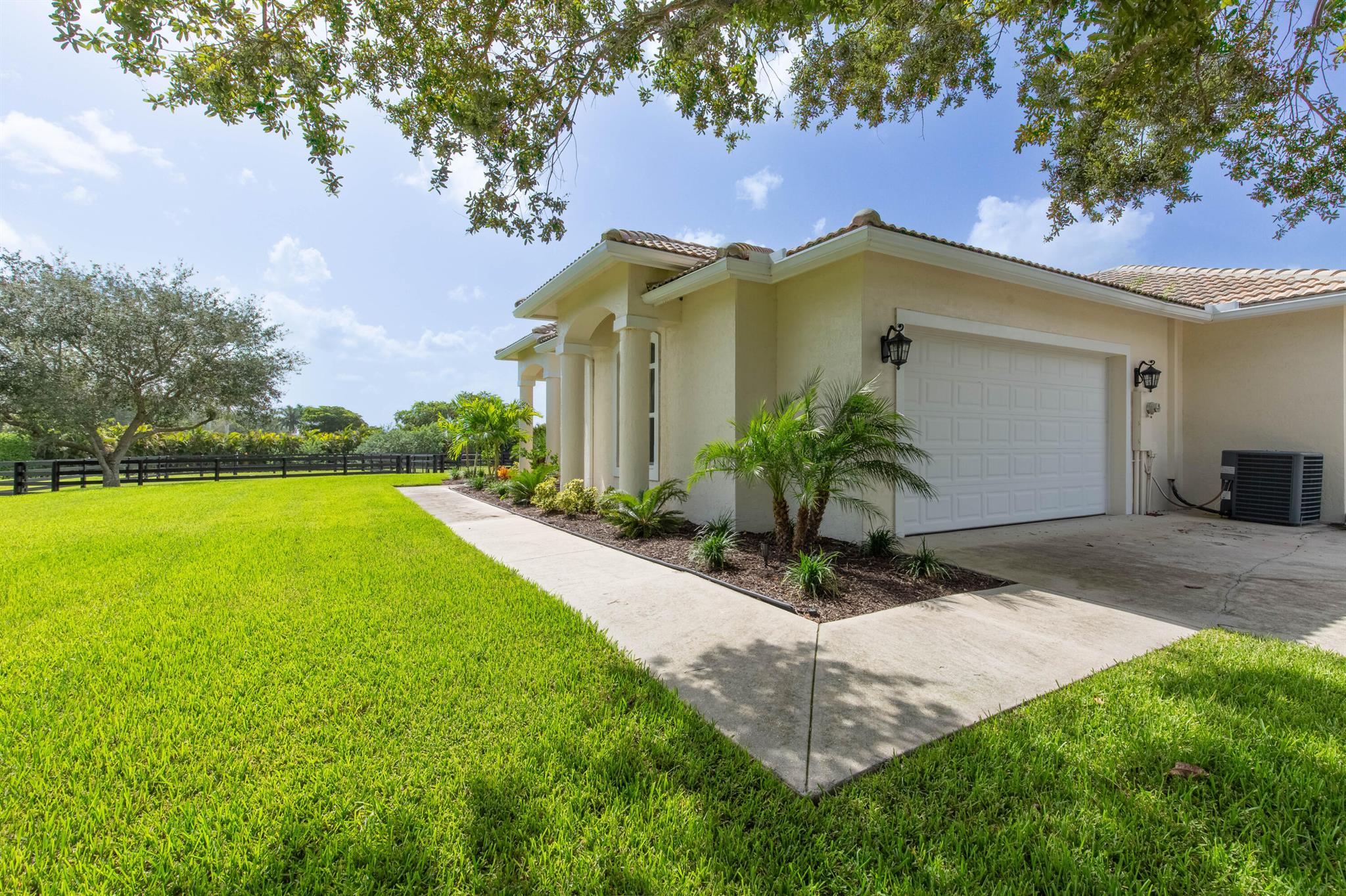 Palm Beach Point - Sun gl - Residential