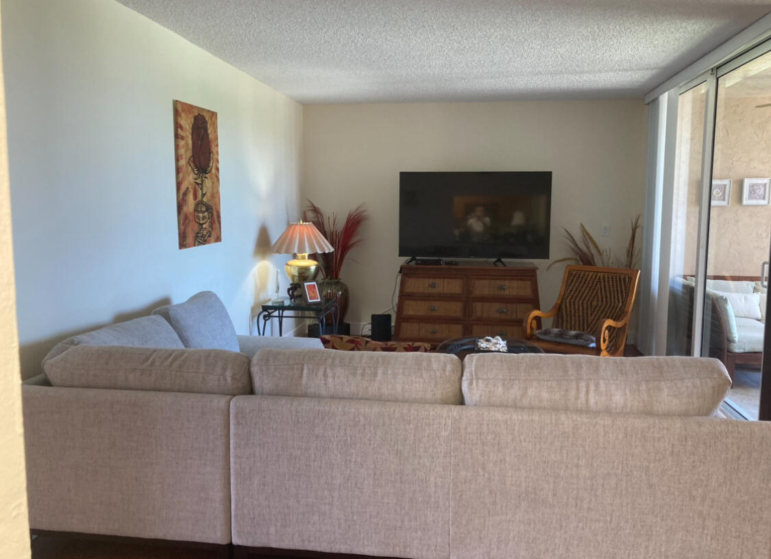 2255 Lindell Boulevard 4404