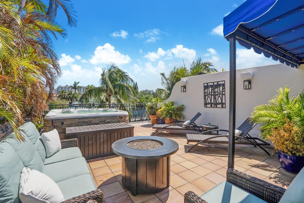 Photo of 2744 NE 14th Street, Fort Lauderdale, FL 33304 (MLS # B26087502)