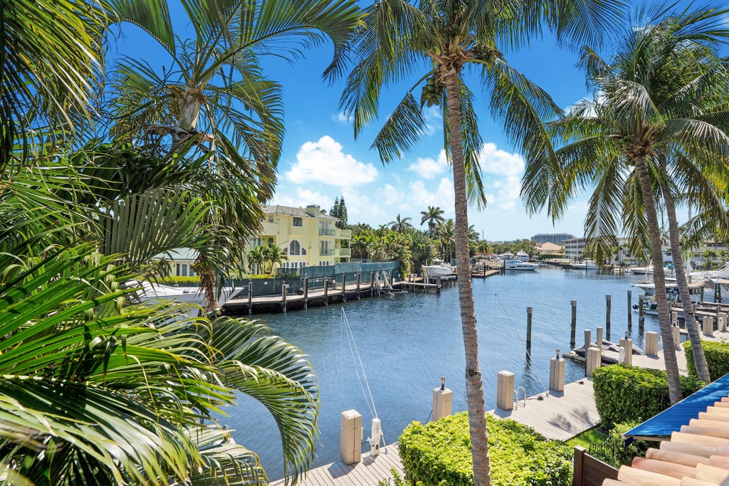 Photo of 2744 NE 14th Street, Fort Lauderdale, FL 33304 (MLS # B26087502)