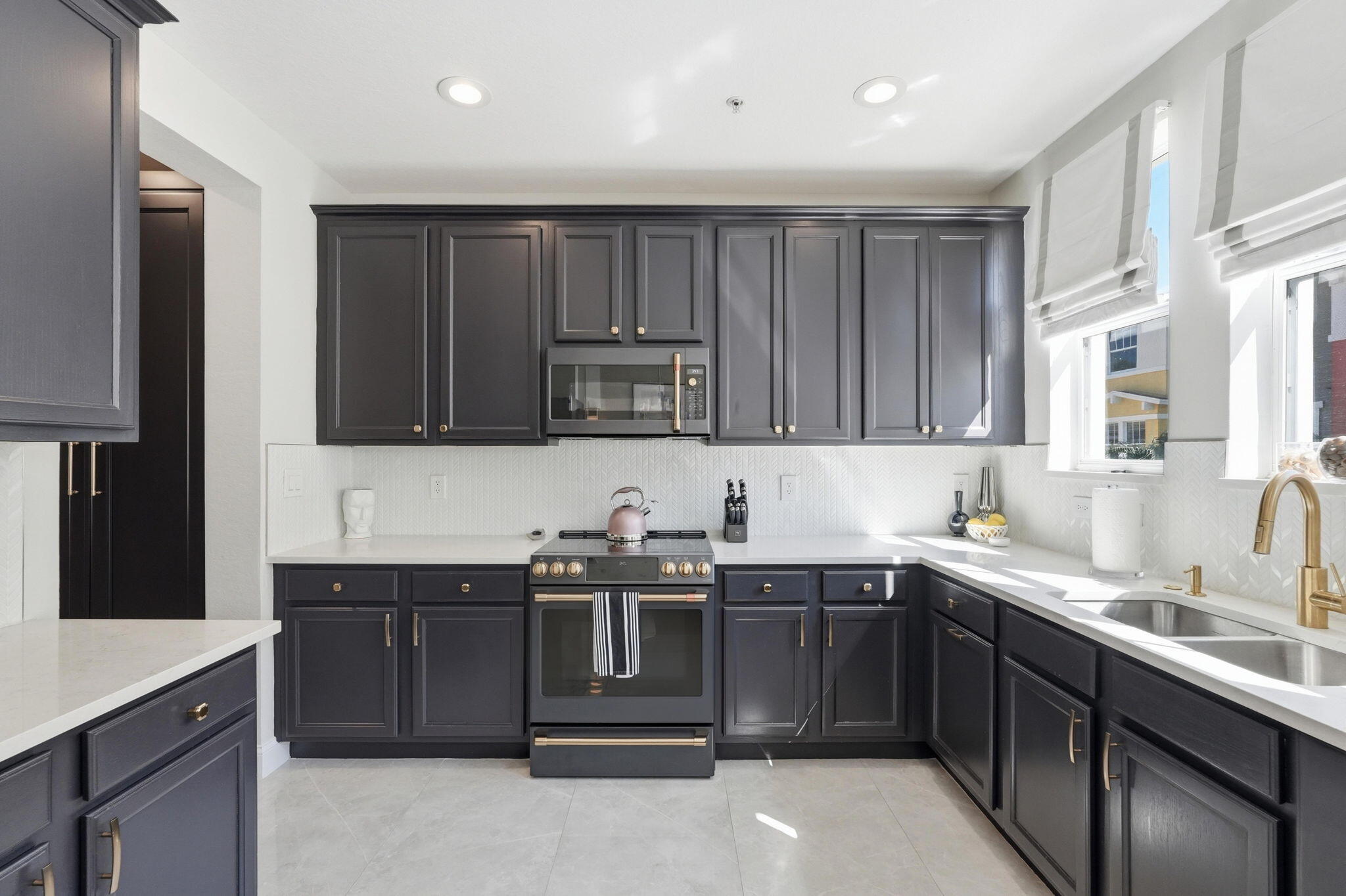 CITYSIDE CONDO - Residential