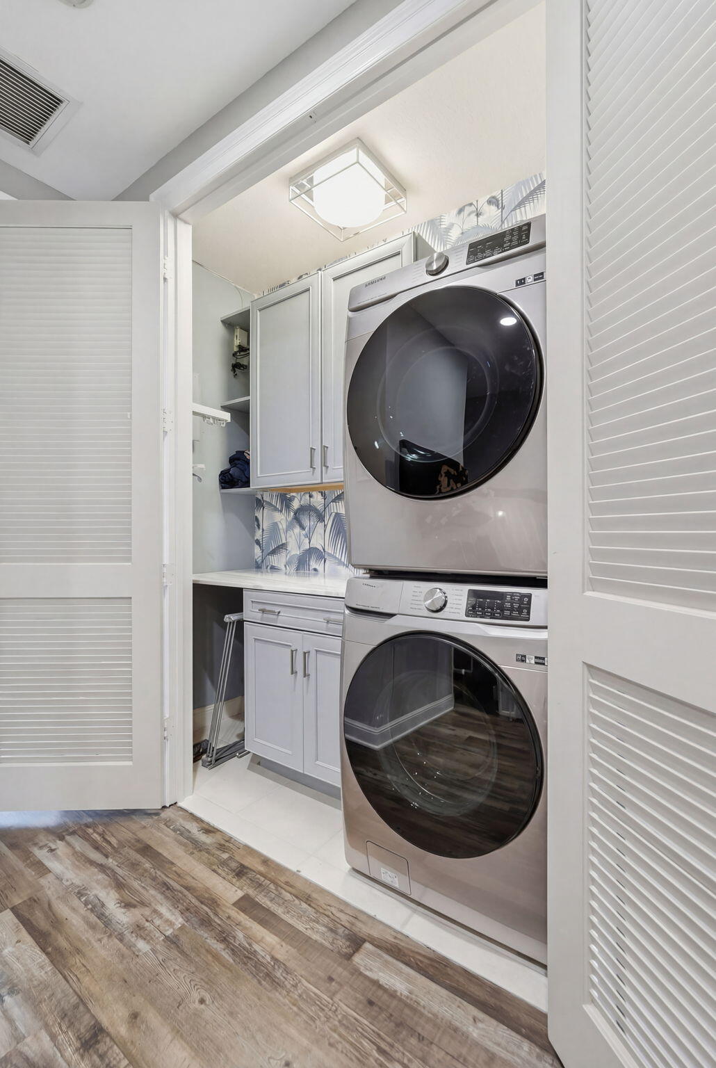 CITYSIDE CONDO - Residential