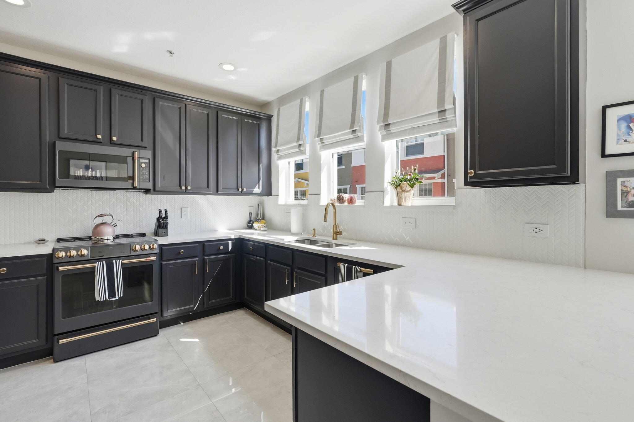 CITYSIDE CONDO - Residential