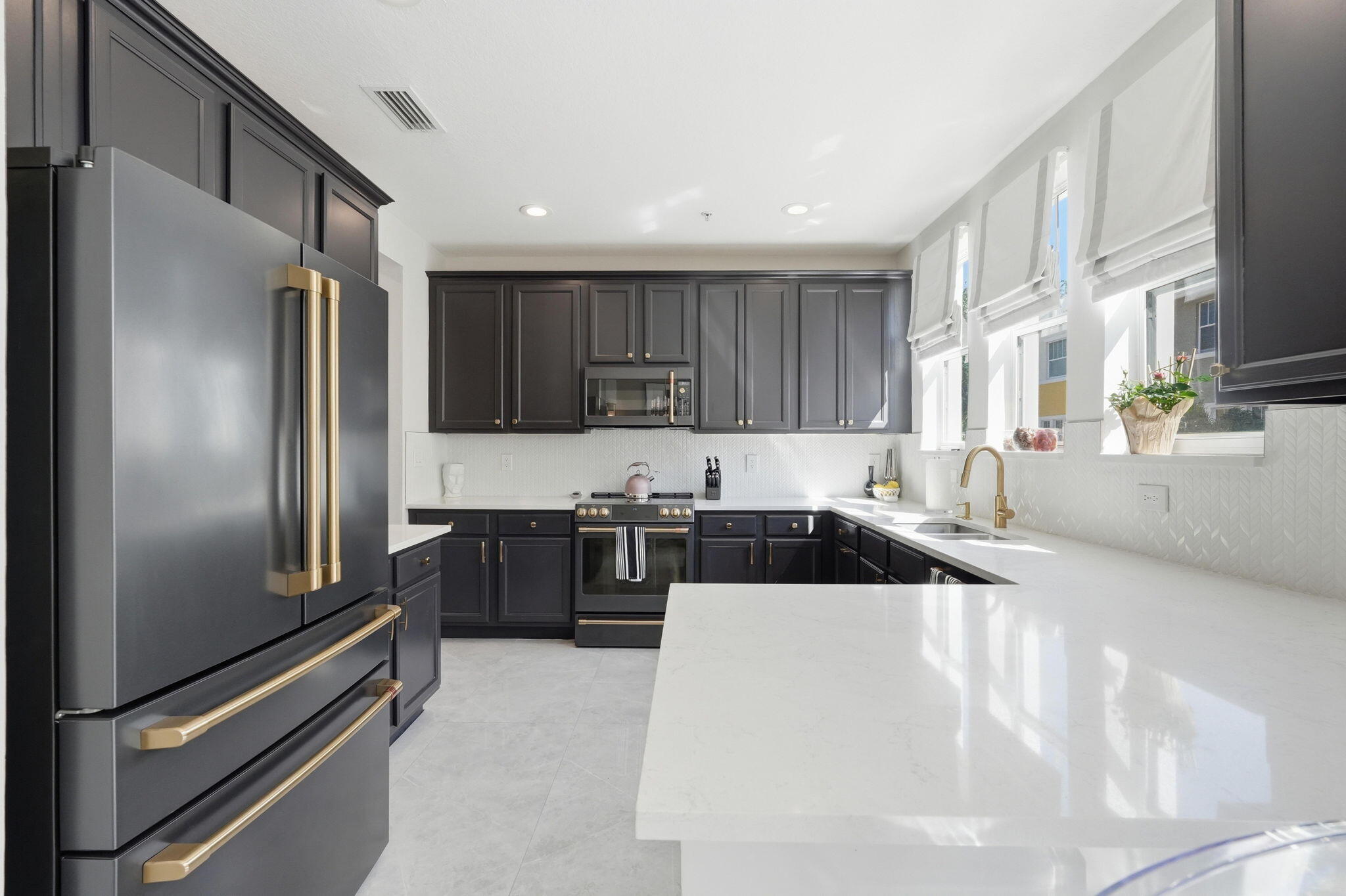 CITYSIDE CONDO - Residential