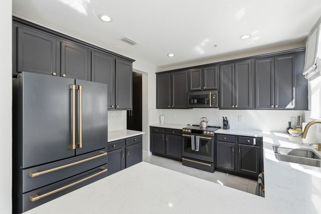 Photo of 1717 Borrego Way #4, West Palm Beach, FL 33401 (MLS # B26005772)