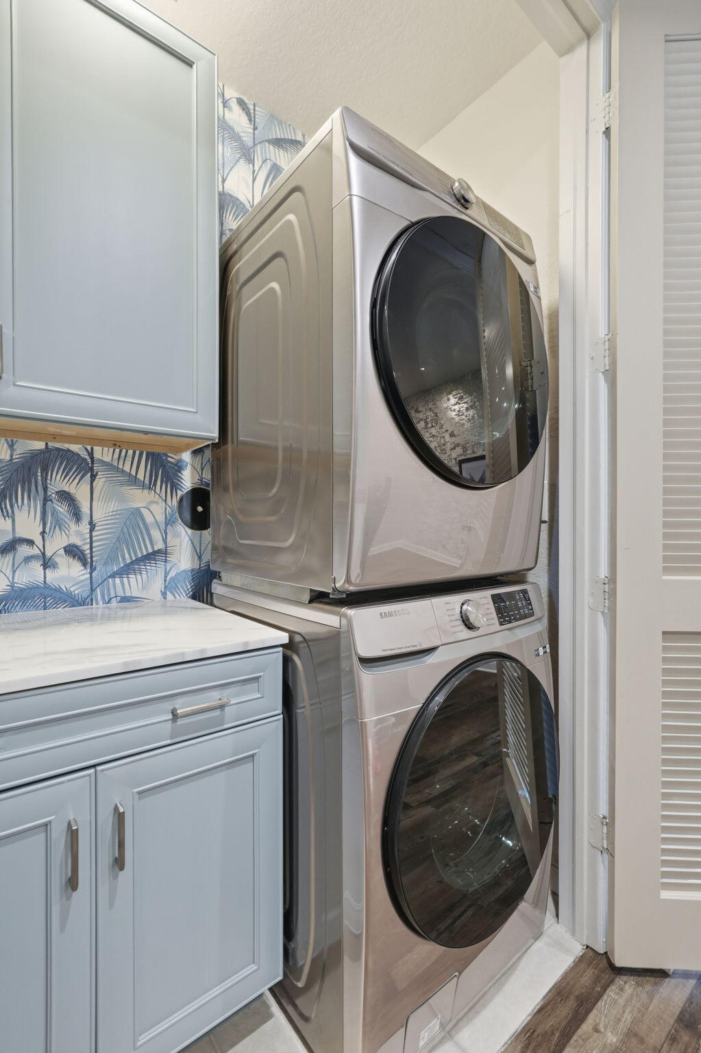 CITYSIDE CONDO - Residential