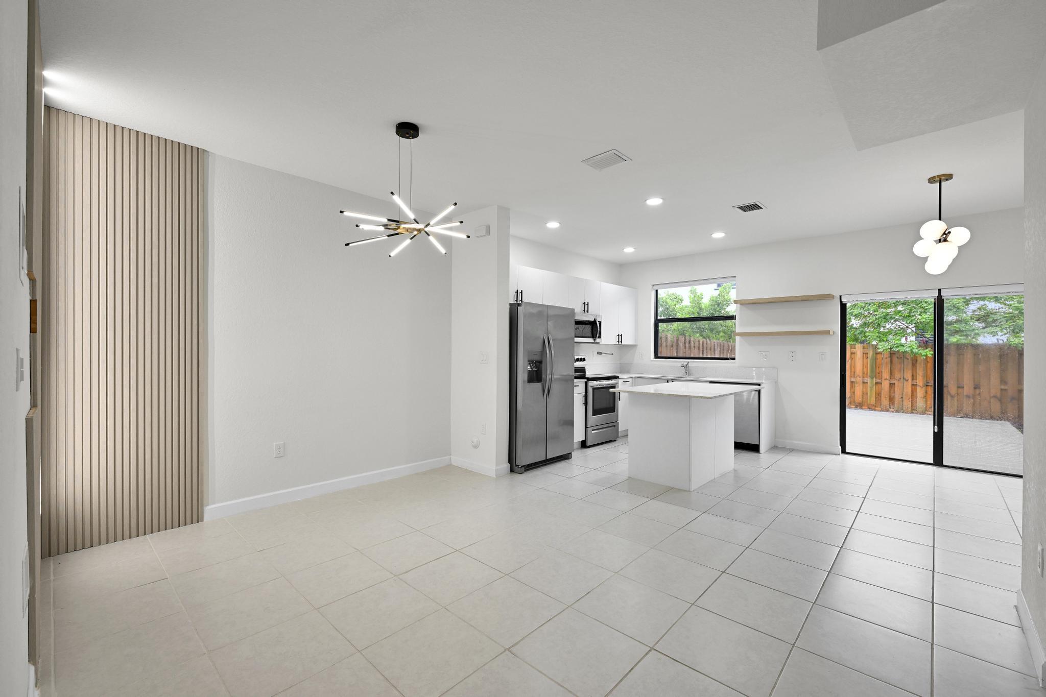 PINE ISLE - Residential