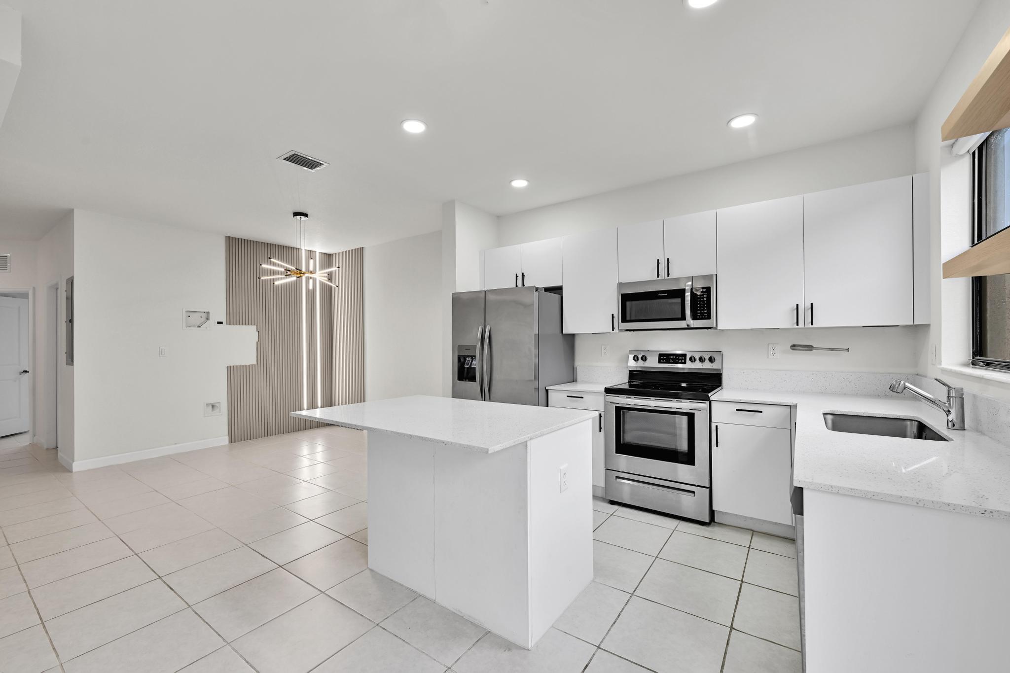 PINE ISLE - Residential