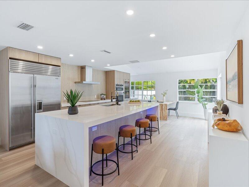 898 Dickens Place