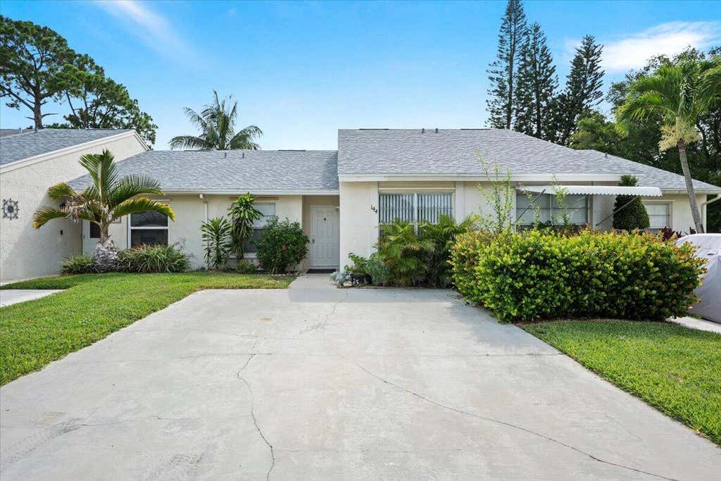 Photo of 144 Deerfield Court, Jupiter, FL 33458 (MLS # B26043465)