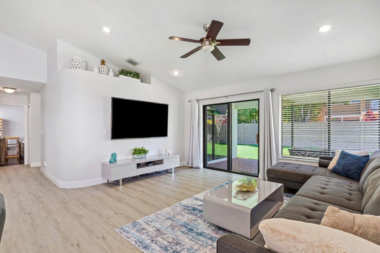 TRACT G OF MISSION BAY - Residential Lease