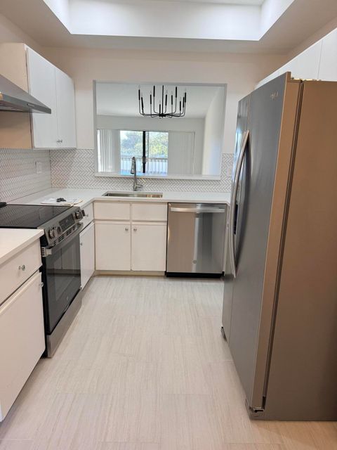 5021 Oak Hill Lane 123 Delray Beach FL 33484