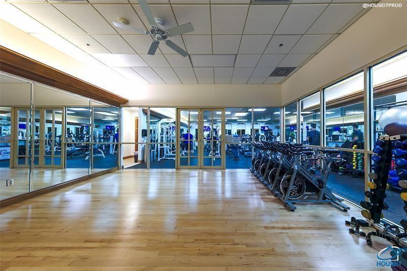 DORAL LAKES - Residential