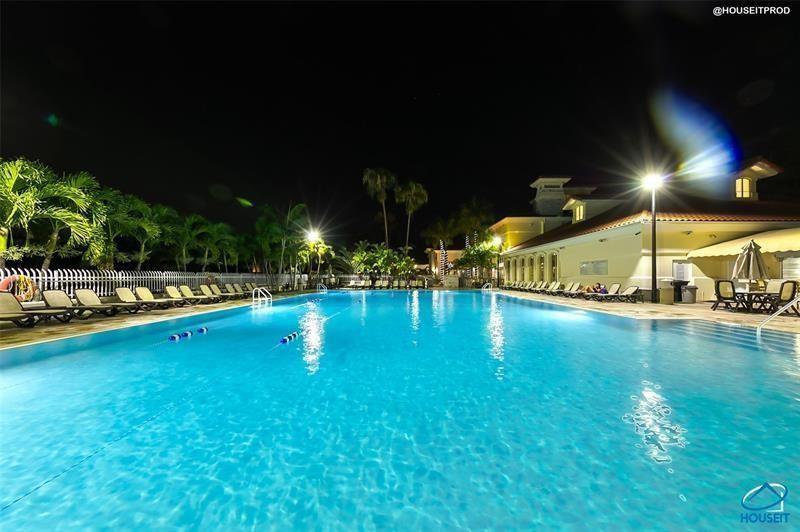 DORAL LAKES - Residential