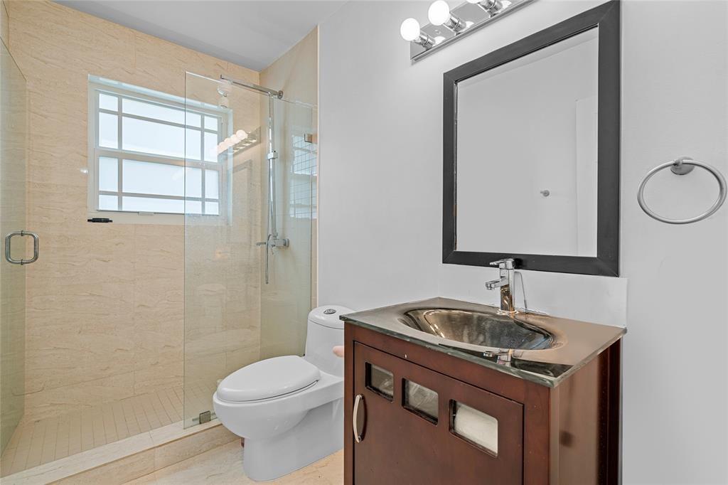 DORAL LAKES - Residential