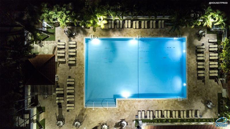 DORAL LAKES - Residential