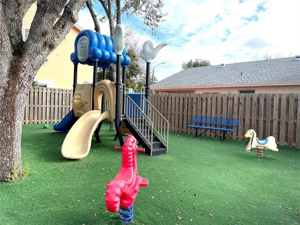 DORAL LAKES - Residential