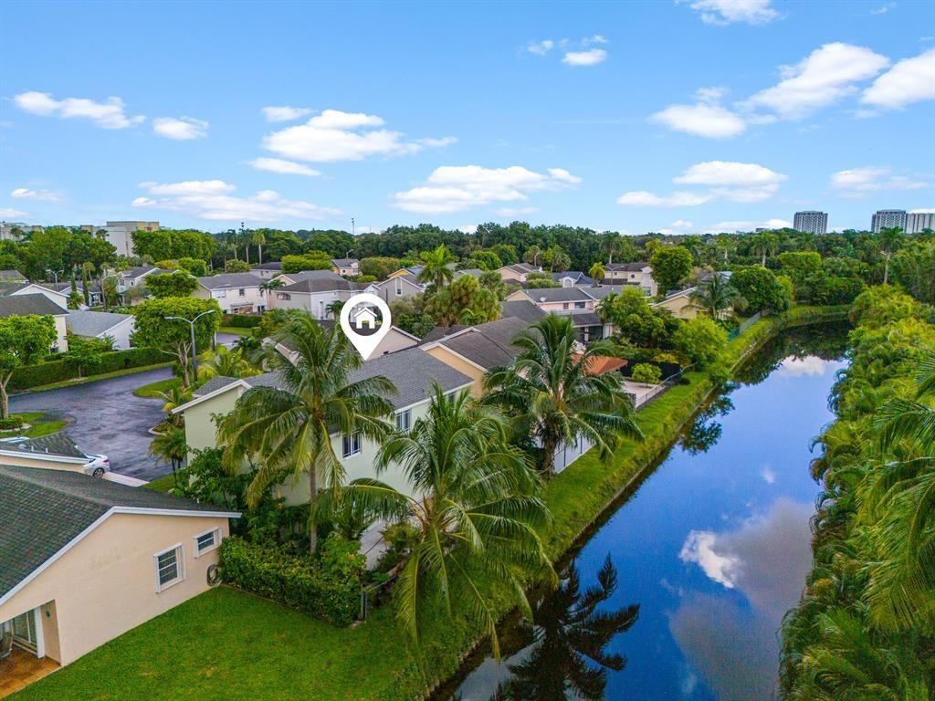DORAL LAKES - Residential