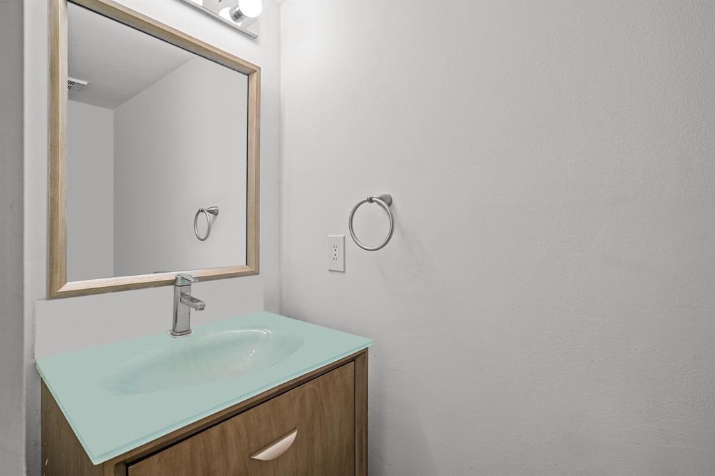 DORAL LAKES - Residential