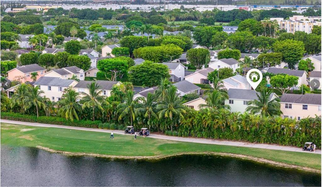 DORAL LAKES - Residential