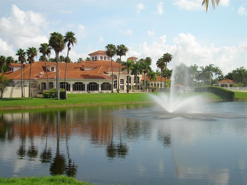 DORAL LAKES - Residential