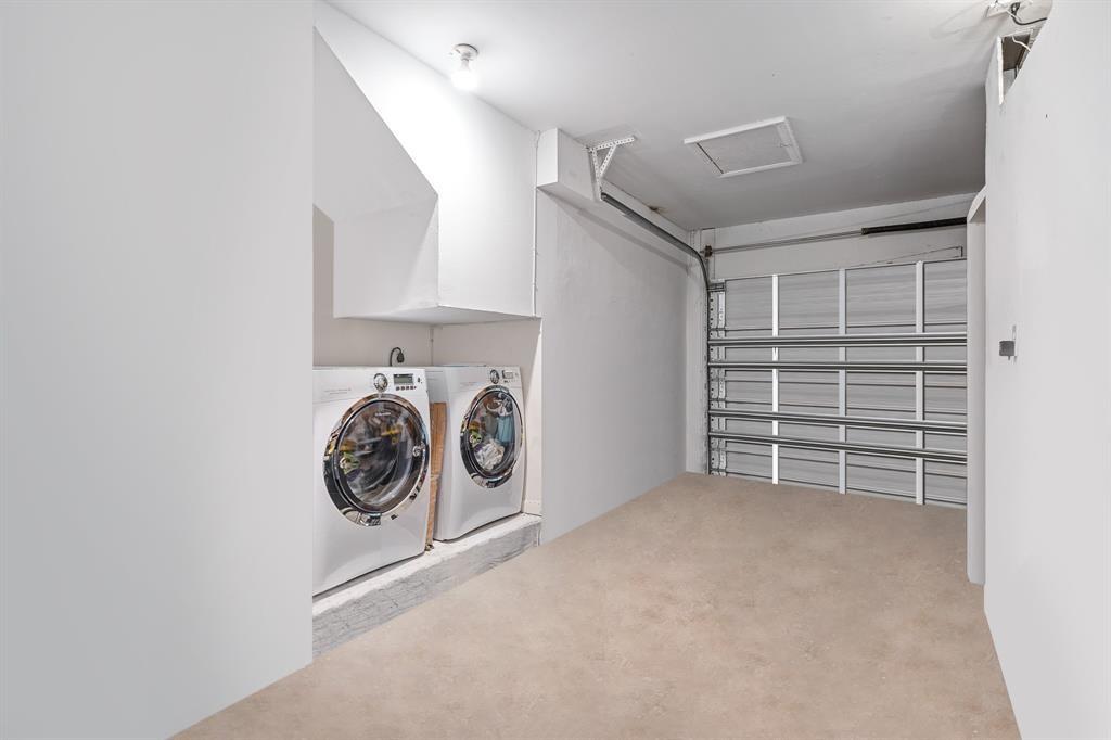 DORAL LAKES - Residential