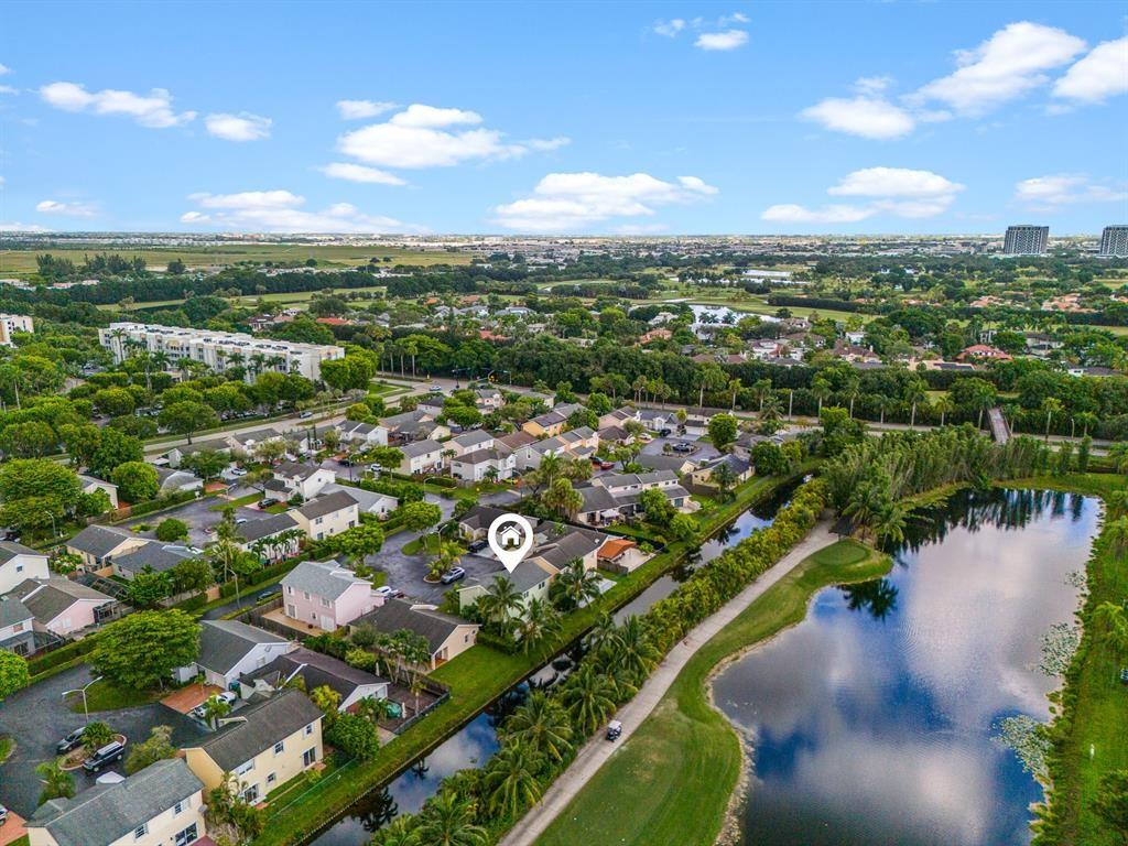 DORAL LAKES - Residential