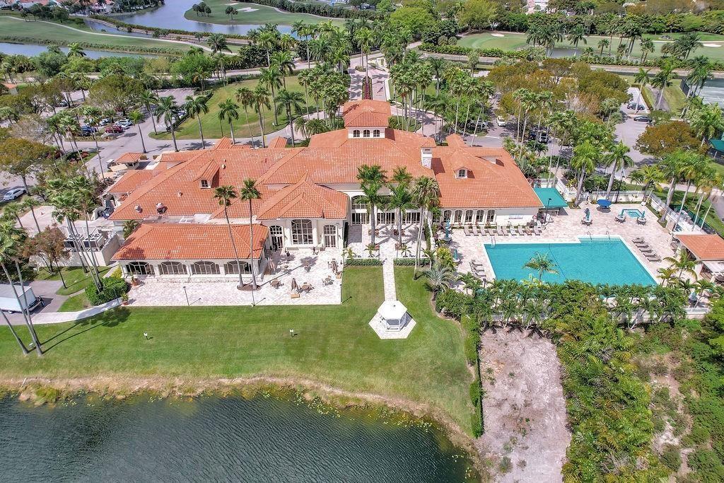 DORAL LAKES - Residential