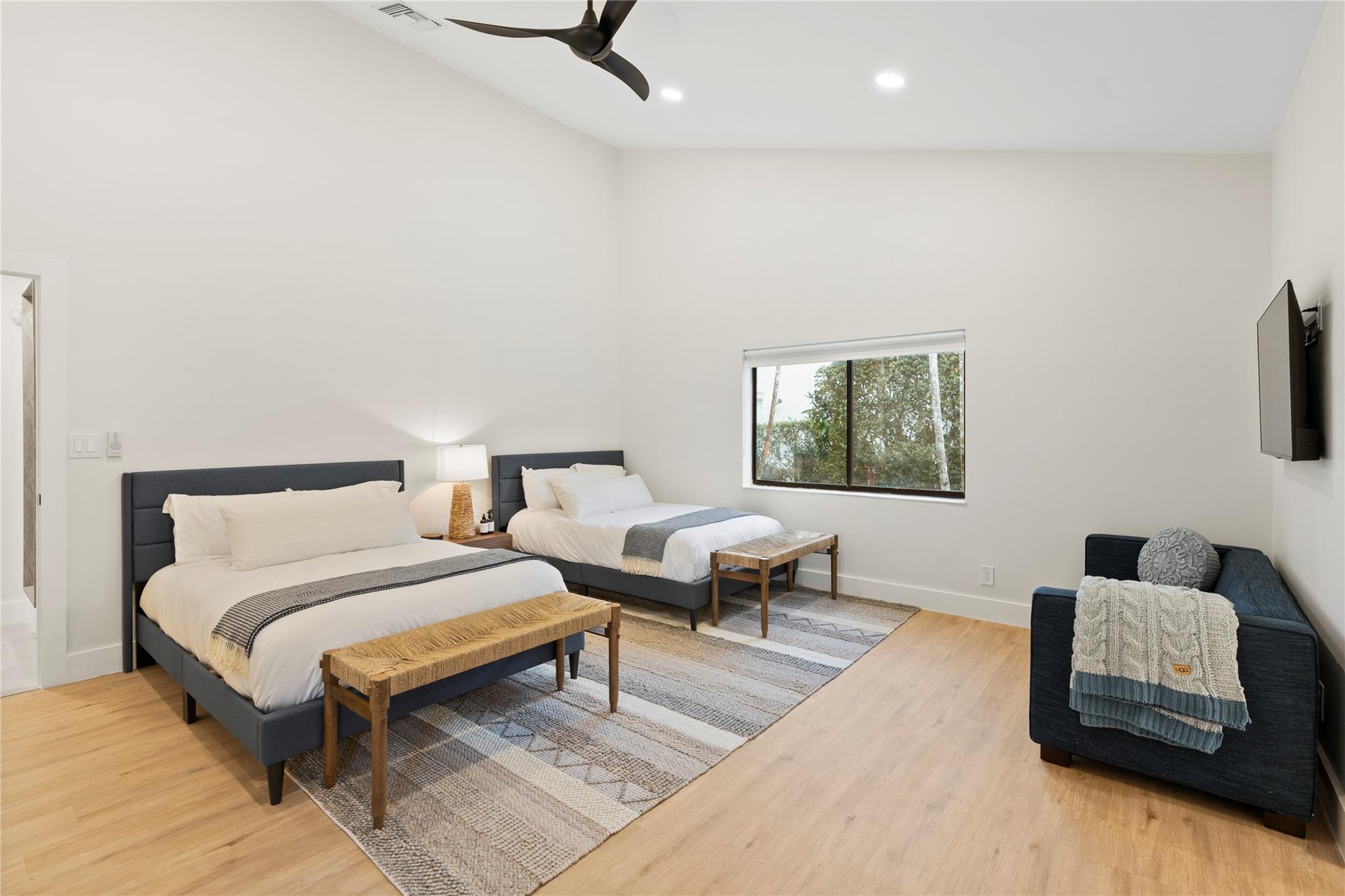 Cypress Glen 104-26 B - Residential