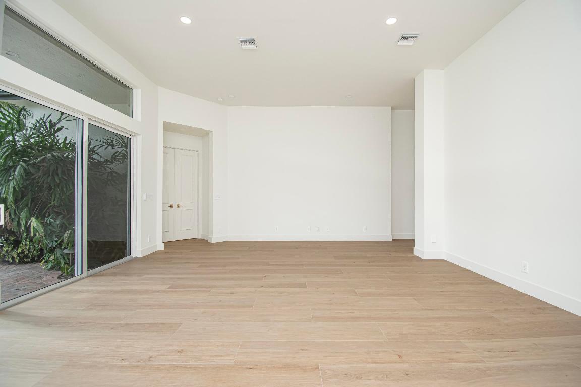 7929 Villa D Este Way