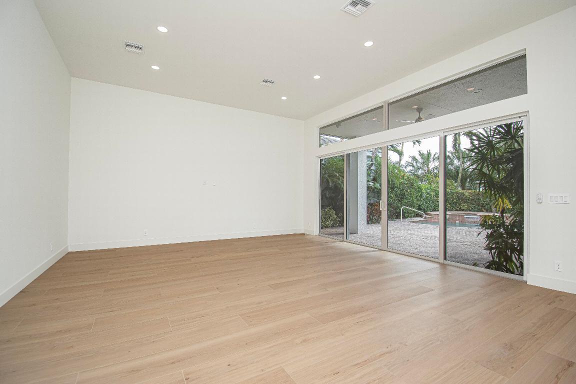 7929 Villa D Este Way