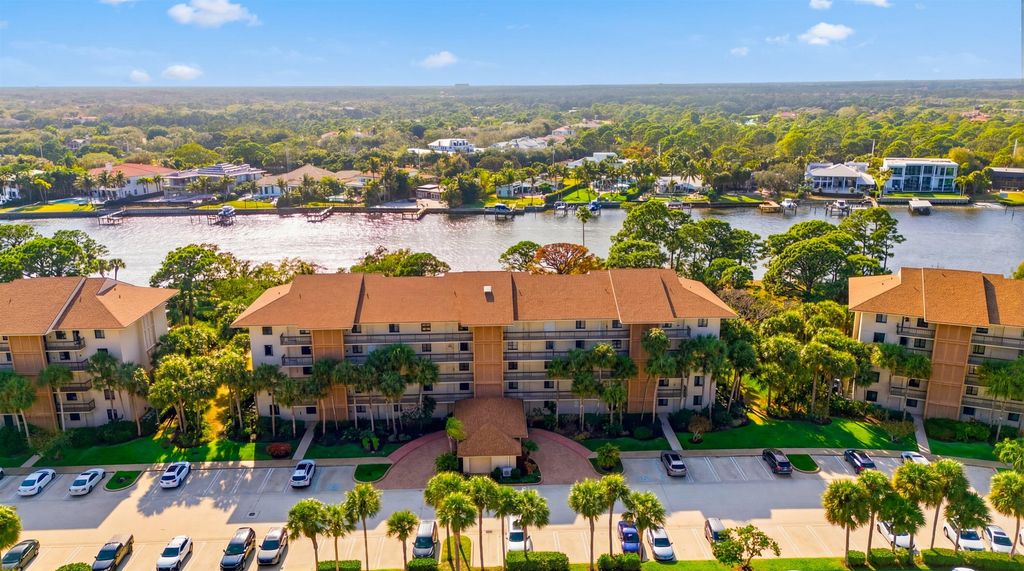 Photo of 2001 Marina Isle Way #503, Jupiter, FL 33477 (MLS # R11167217)