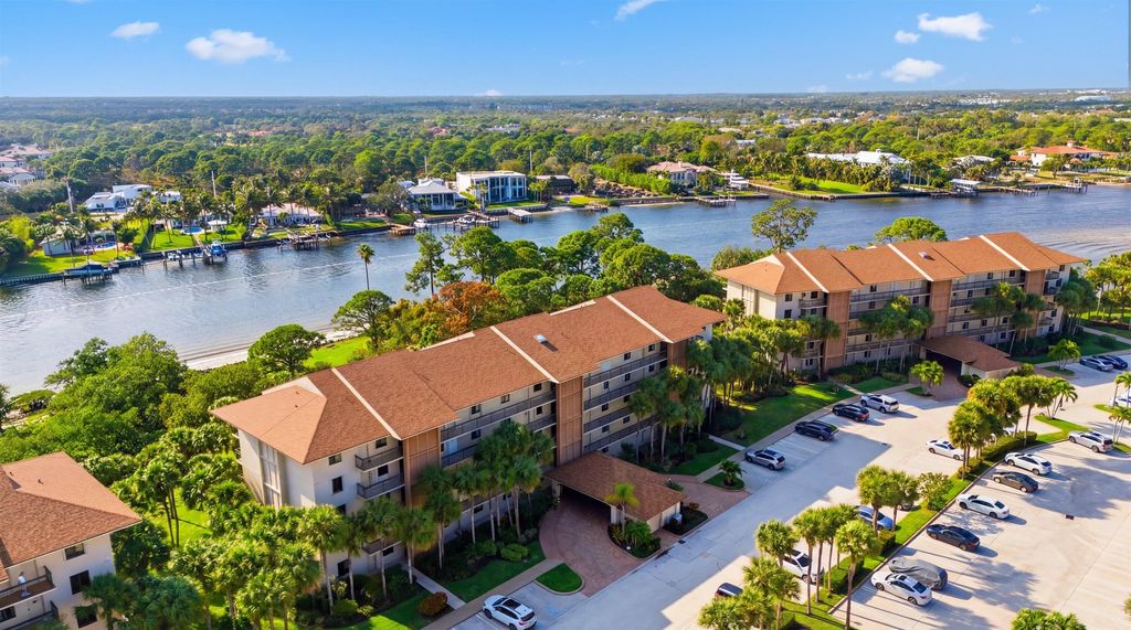 Photo of 2001 Marina Isle Way #503, Jupiter, FL 33477 (MLS # R11167217)