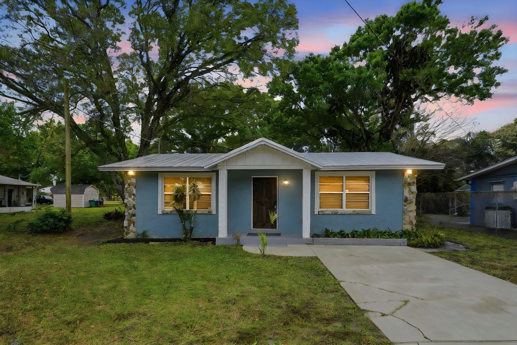 Photo of 601 Russ Road, Fort Pierce, FL 34982 (MLS # R11161261)