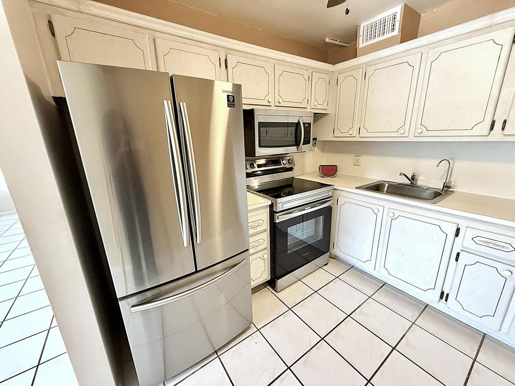 Photo of 2002 Ellsemere A, Deerfield Beach, FL 33442 (MLS # R11129508)