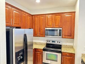 3031 SE Lexington Lakes Drive 204