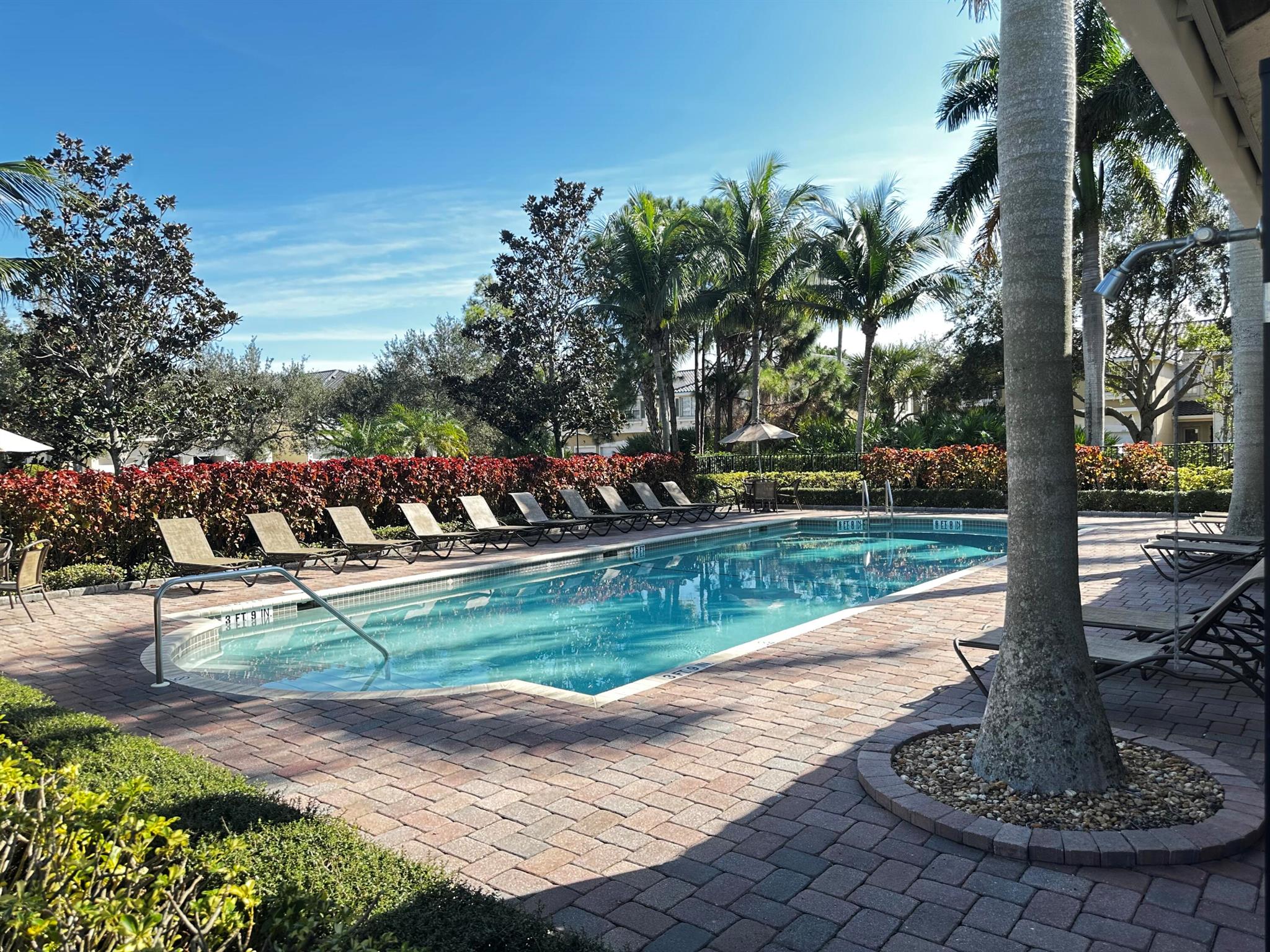 LEXINGTON LAKES - Residential