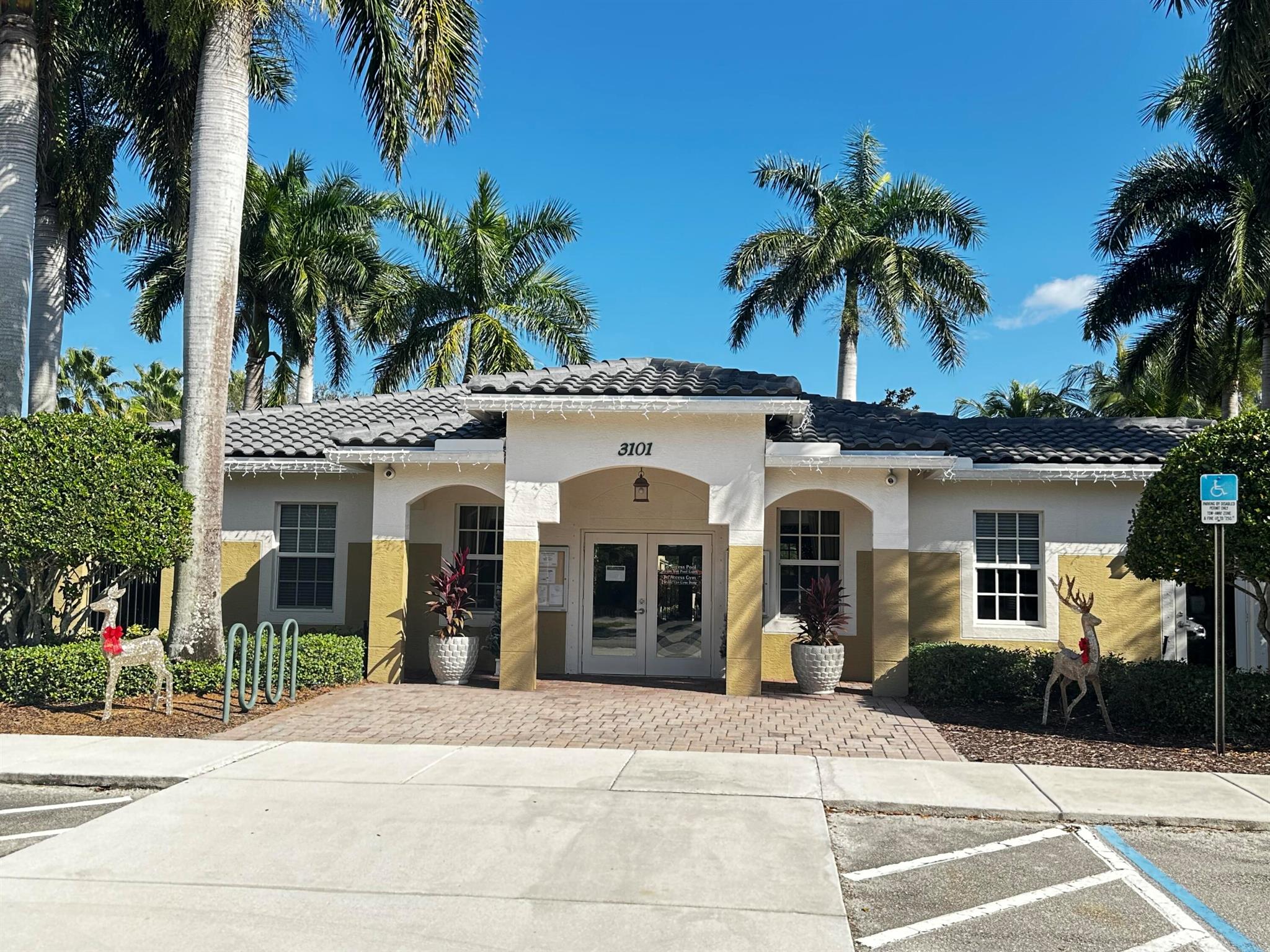 LEXINGTON LAKES - Residential