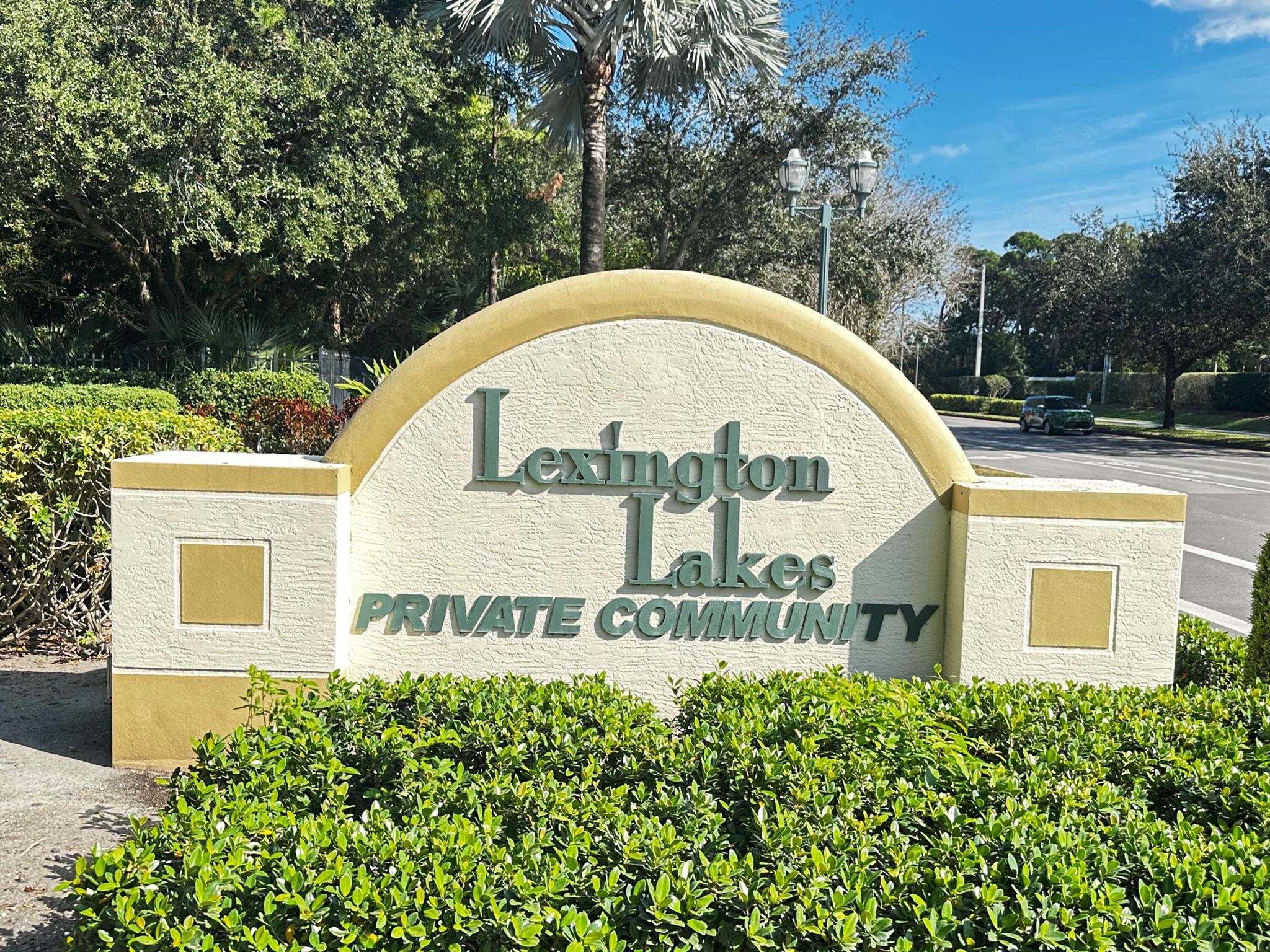 LEXINGTON LAKES - Residential