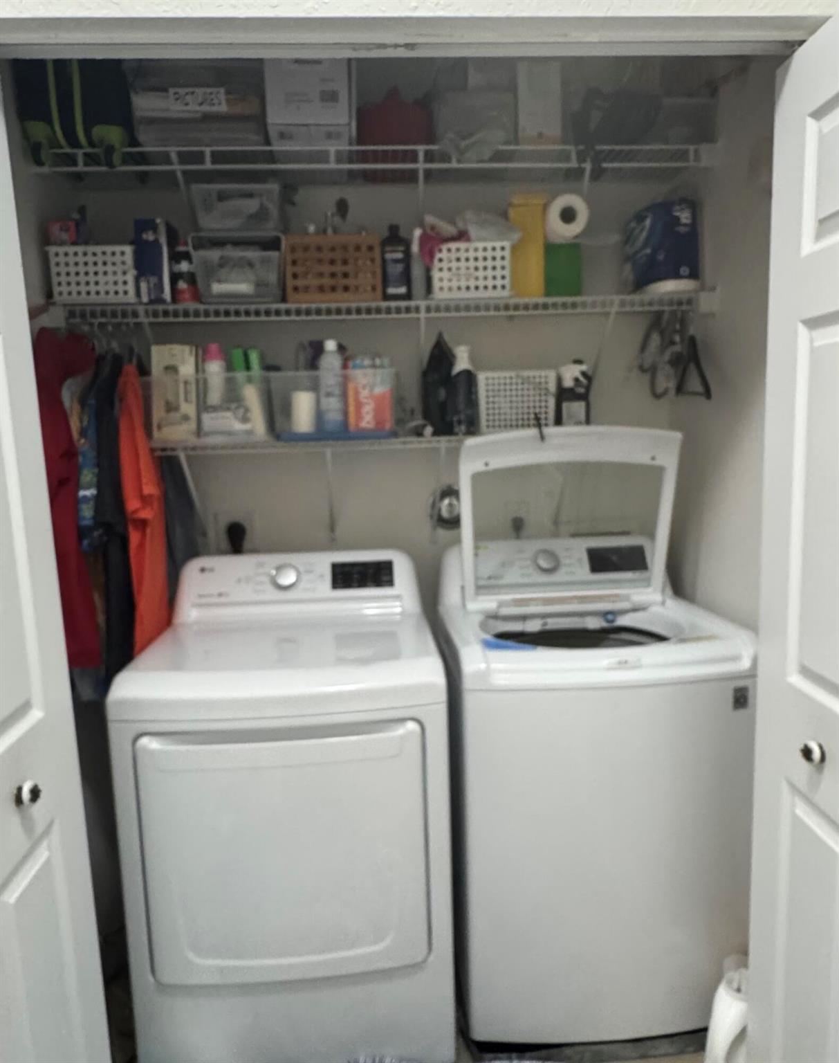 LEXINGTON LAKES - Residential