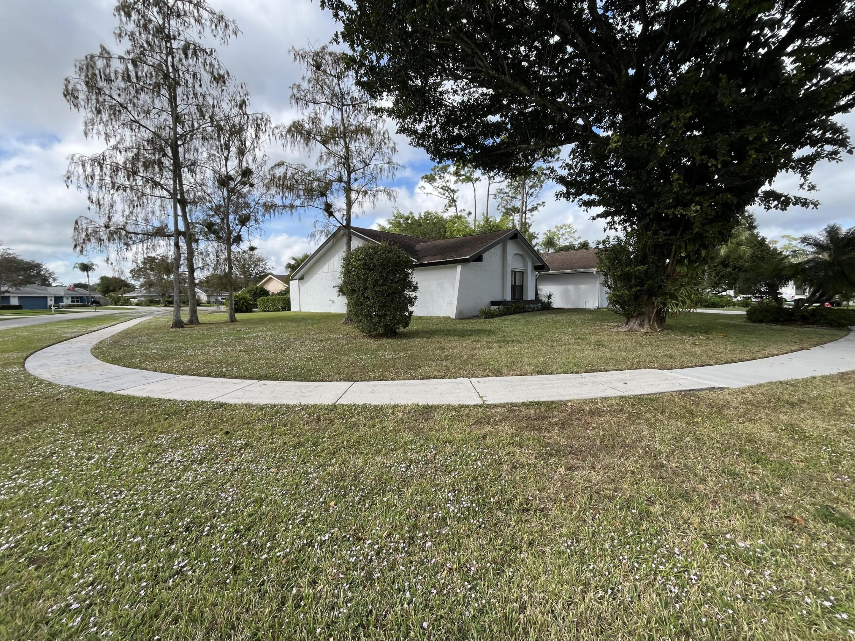 12305 Sawgrass Court